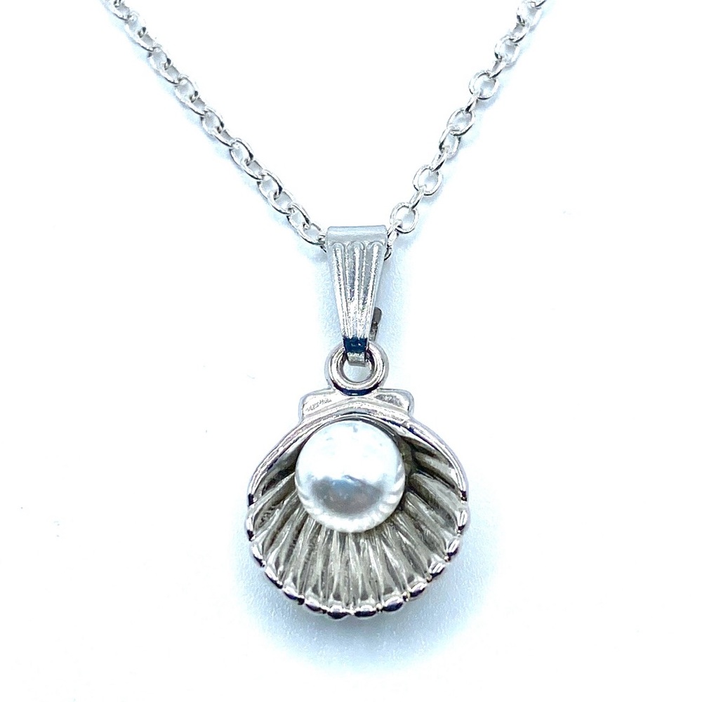 Silver Shell Pendant Necklace Pearl Accent